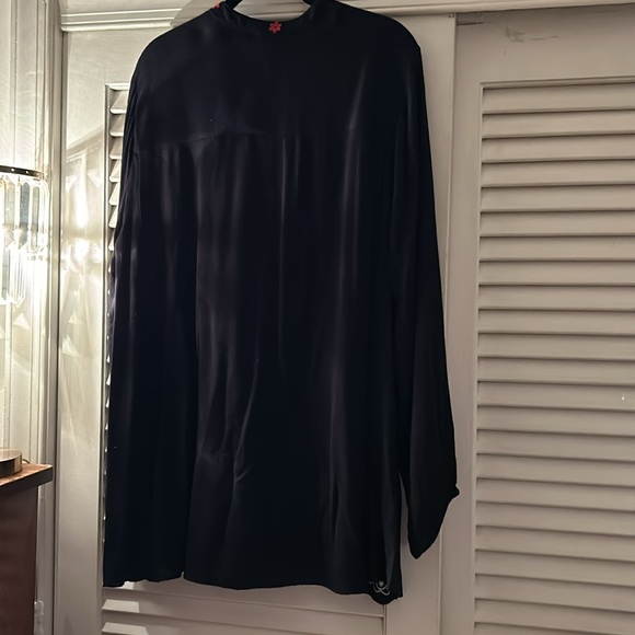 Chelsea and Theodore Tunic - Picture 4 of 5